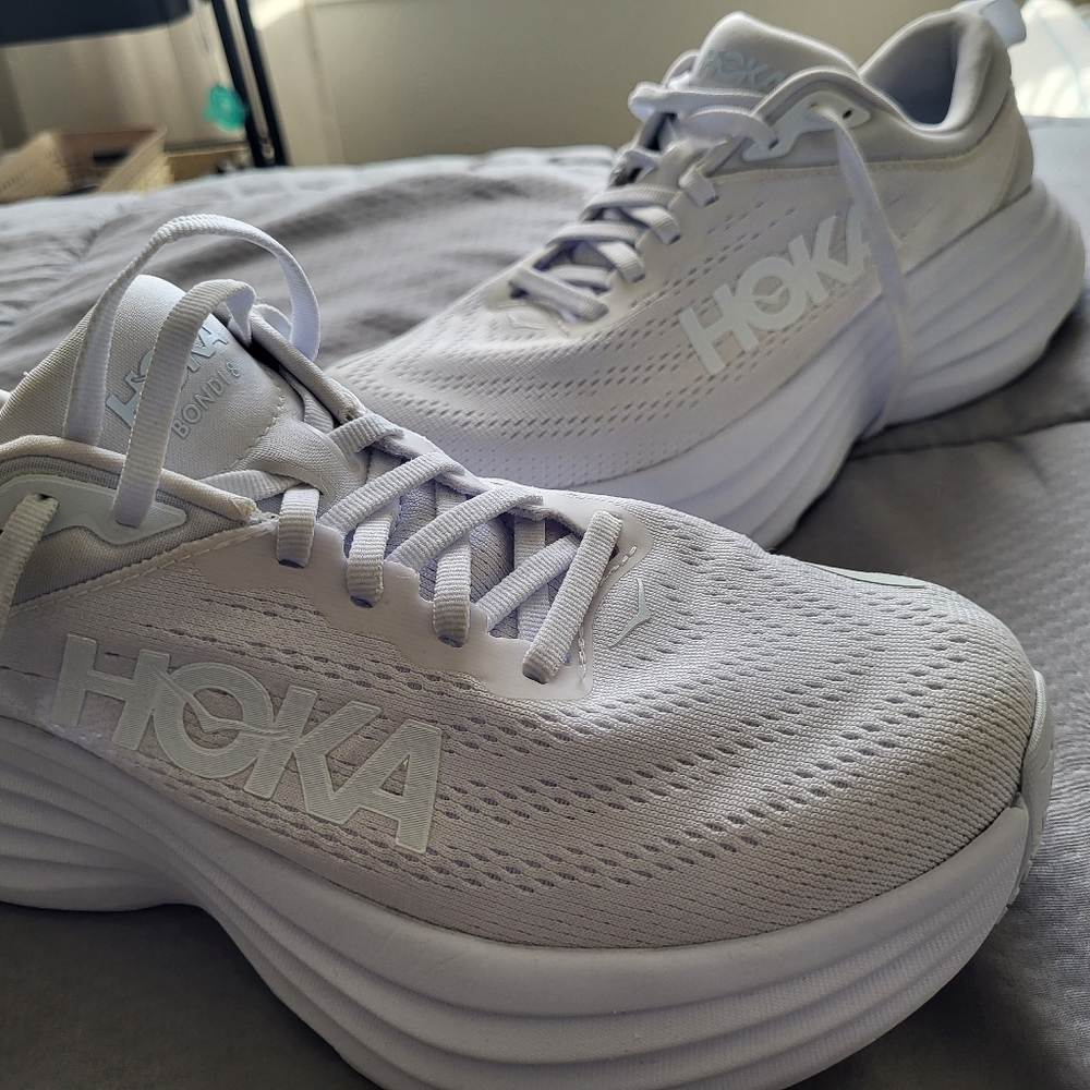 HOKA BONDI 8